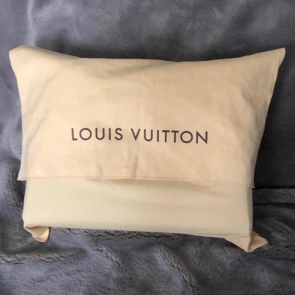 LOUIS VUITTON Melrose Avenue Bag